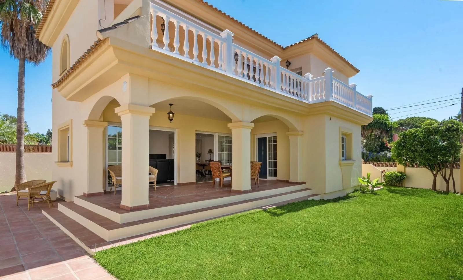 Villa CLEO — exterior view, Marbella Este.