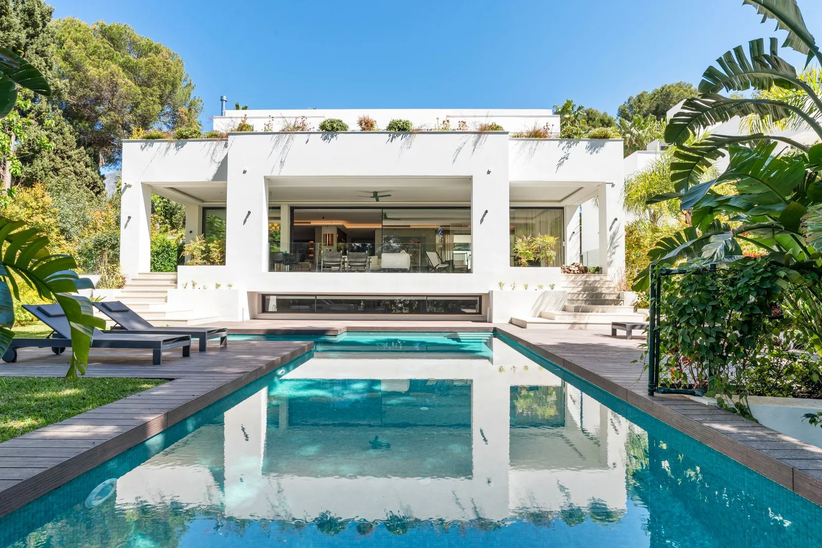 Villa AMELIA — exterior view, La Carolina, Marbella.