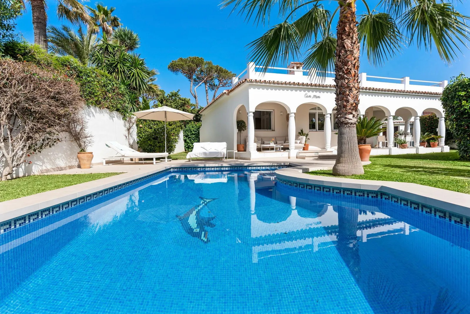Beachside Villa TEIA — exterior view, Marbella Este.