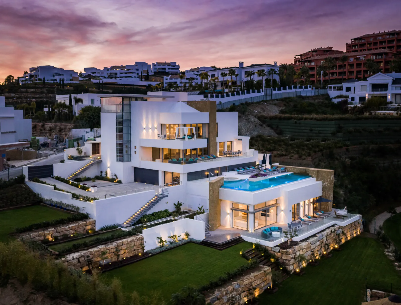 Villa BOND — Los Flamingos, Benahavis.