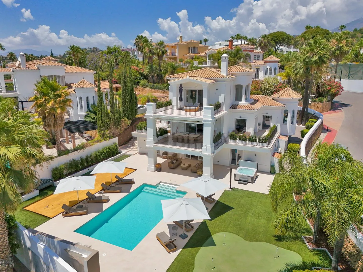 Villa CELINA — Nueva Andalucia, Marbella.