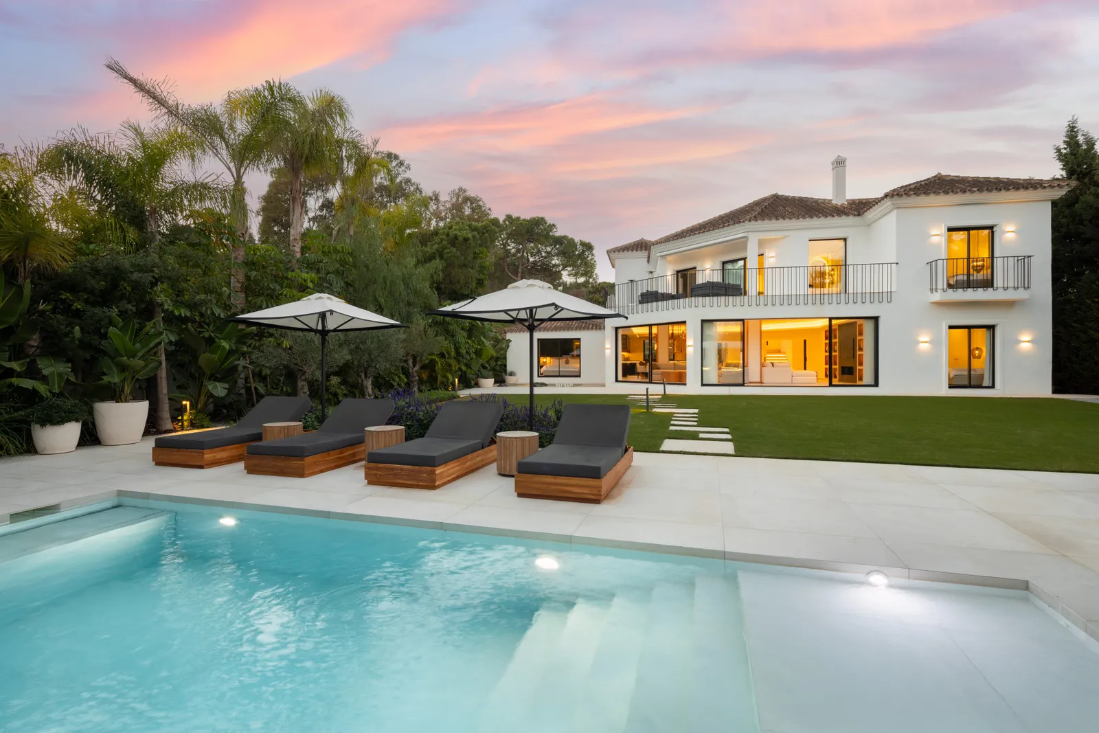 Villa NOVA — Nueva Andalucia, Marbella.