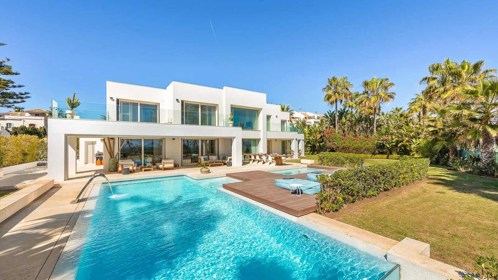 Villa NEROLI — Rio Verde Playa, Marbella.