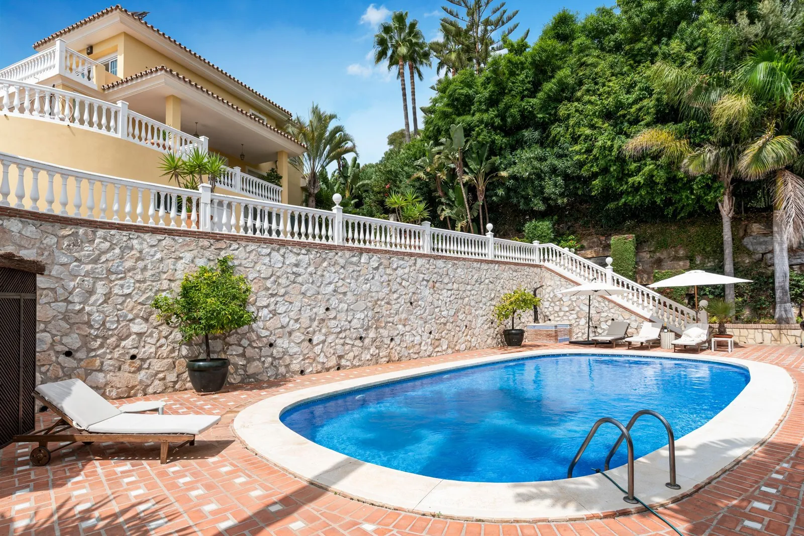 Villa YASMIN — exterior view, Marbella Este.