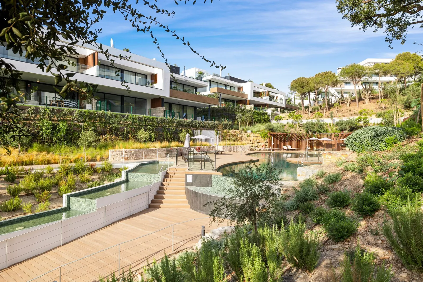 Penthouse NAOMI — exterior view, Marbella Este.