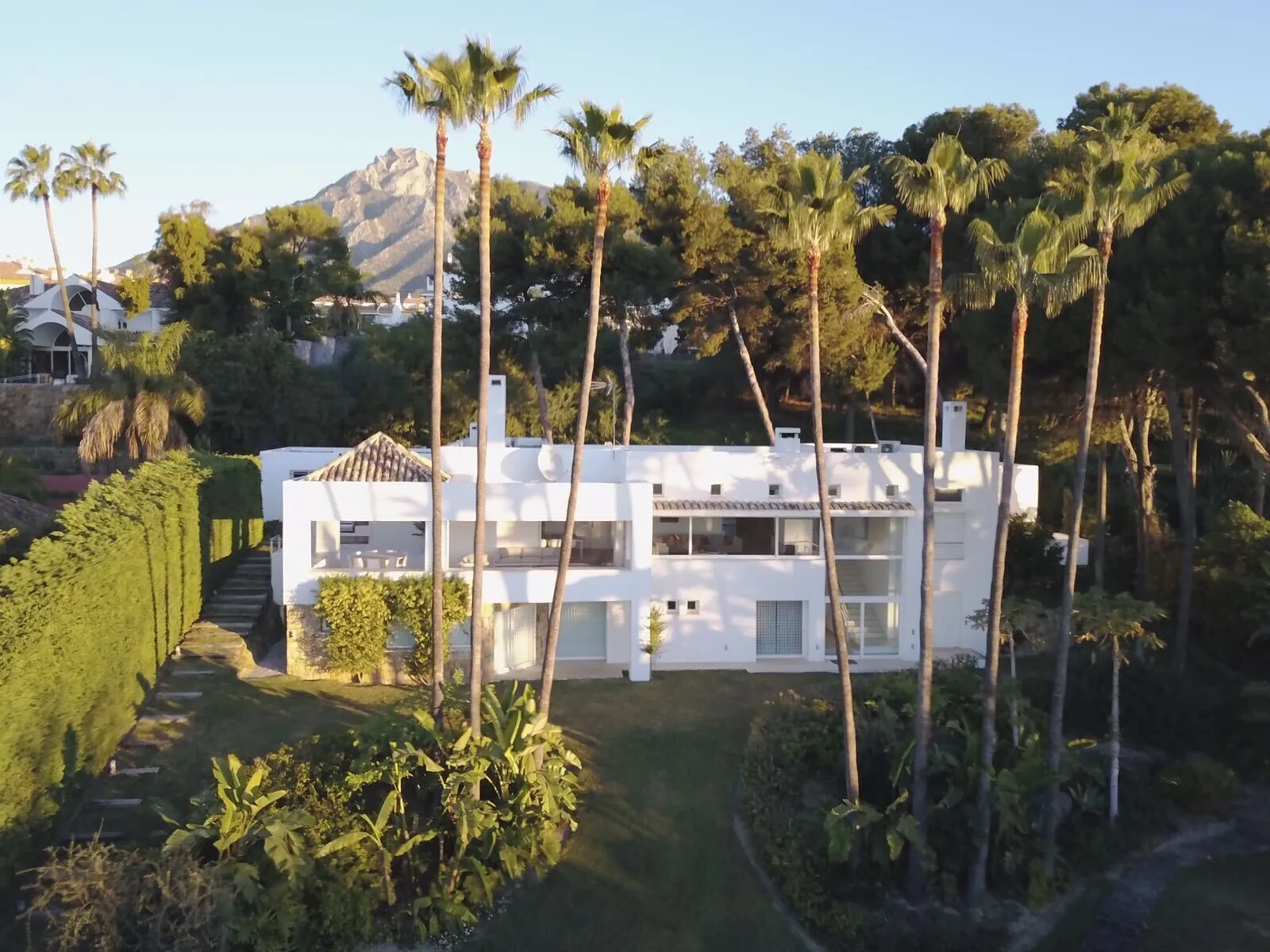 Villa LUMA — La Carolina, Marbella.