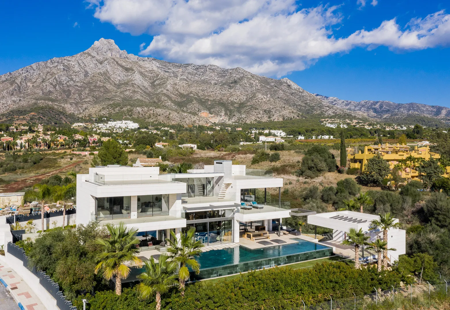 Villa ICON — Marbella Golden Mile.