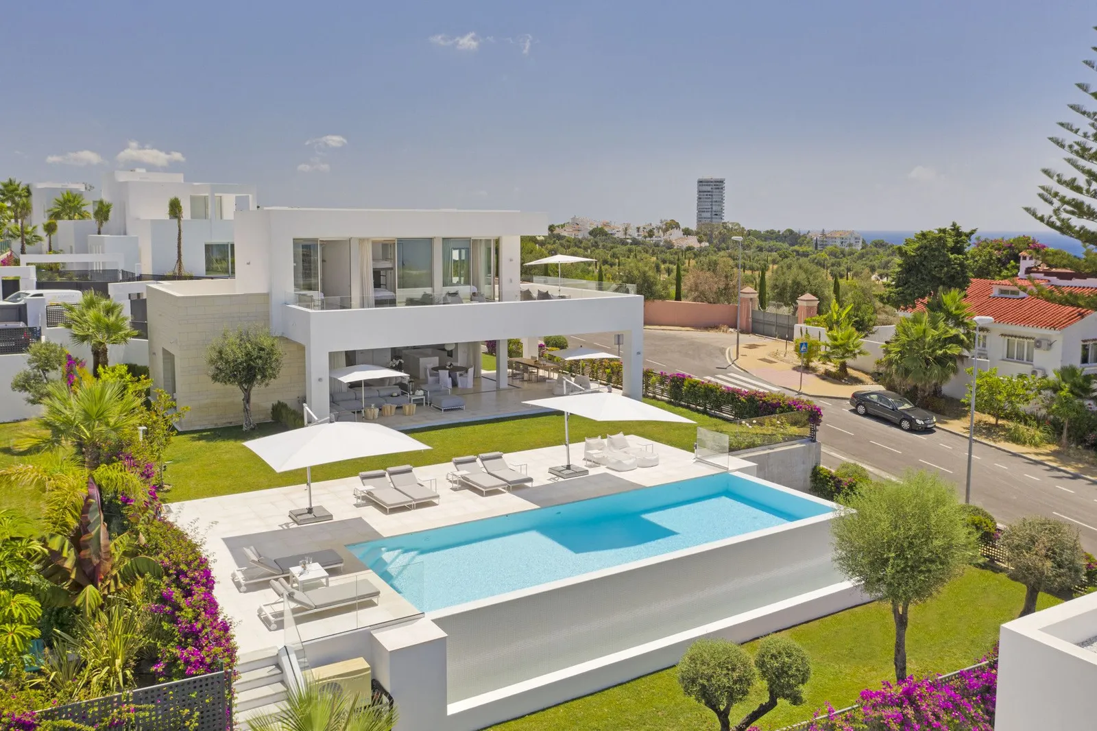 Villa MARTA — Rio Real, Marbella.